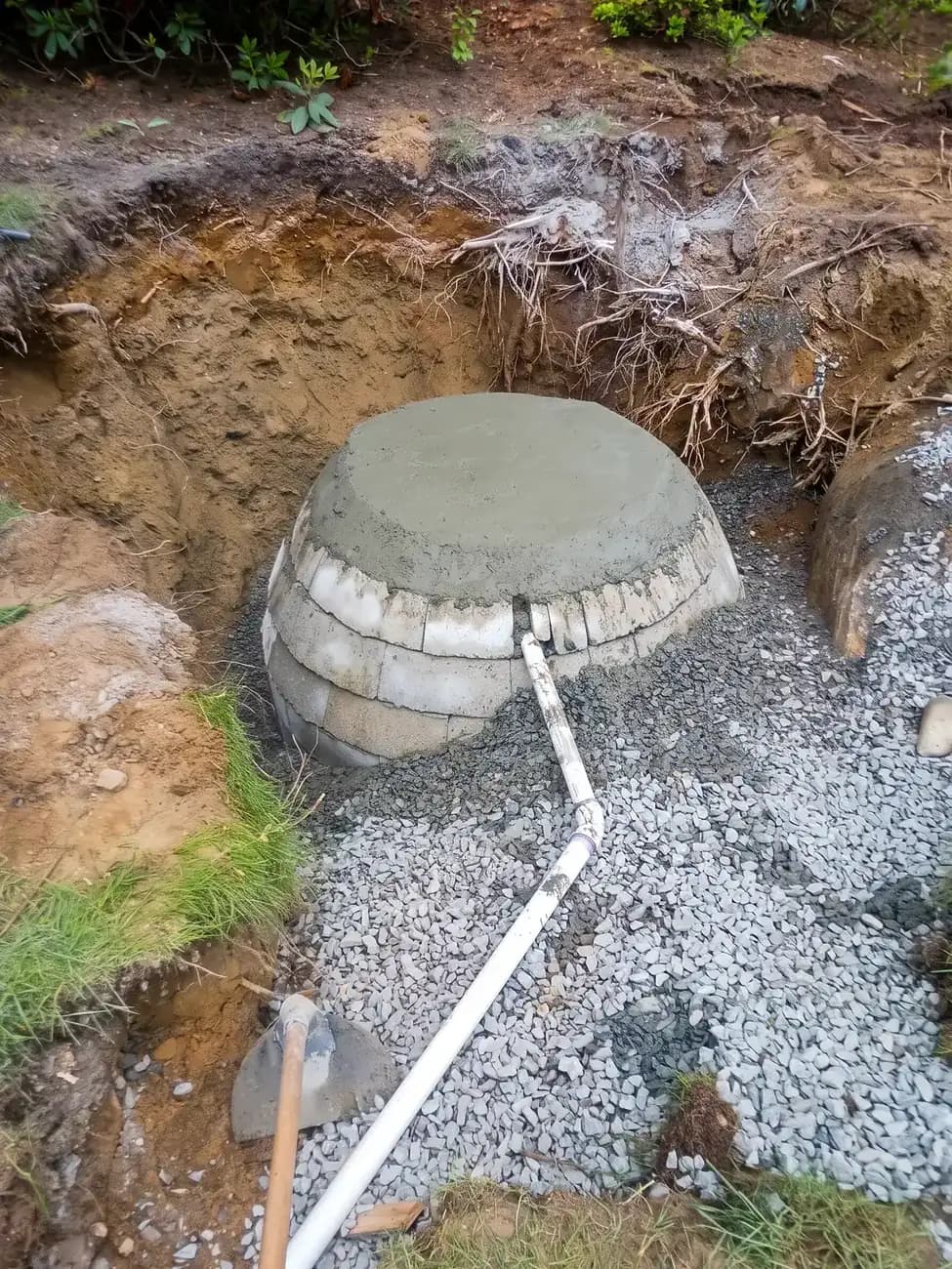 Ligar o tubo e encher com pedra
